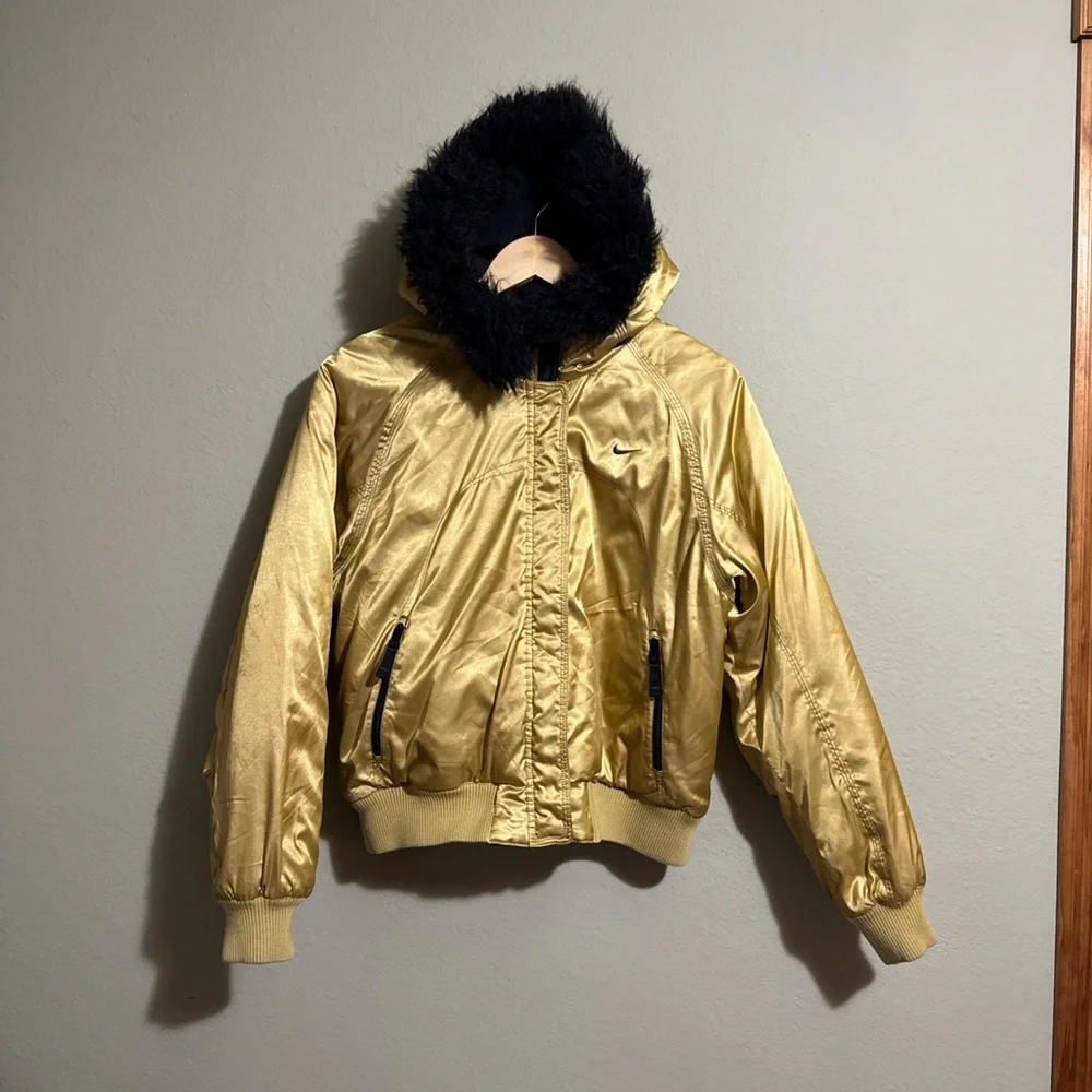 Nike Gold Puffy Coat With Hood Size XL - Faux Fur On Hood, But Can Be Removed